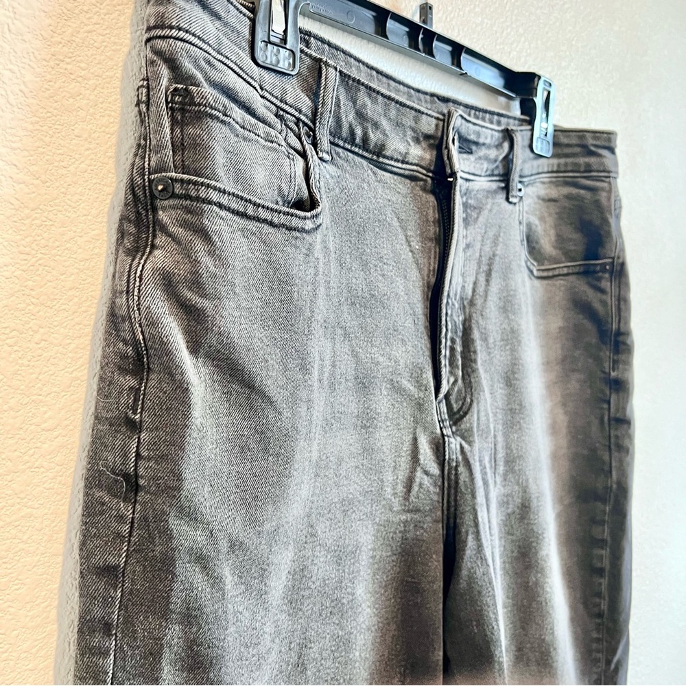 American Eagle Mom Jeans Womens Size 14 Black Crop Distressed High Rise Grunge - Picture 2 of 10